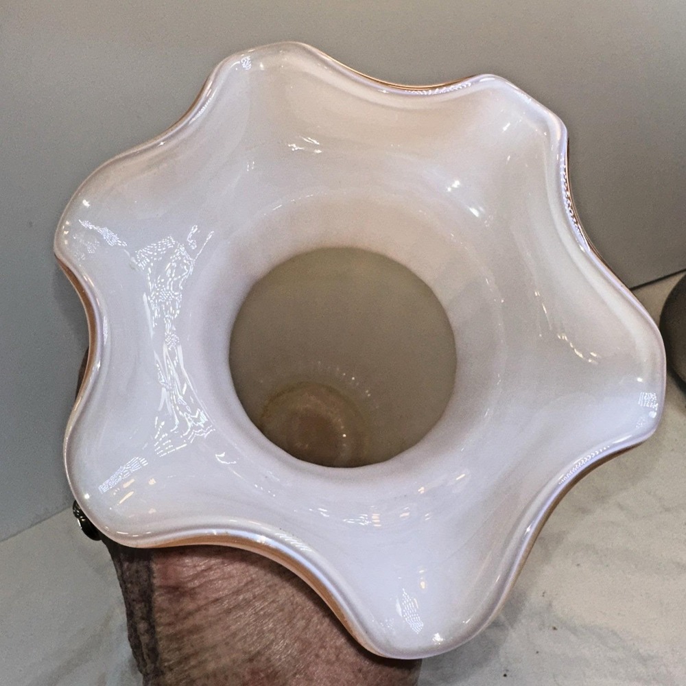 Vtg Murano Style Pink White Cased Art Glass Ruffle Top Vase Pontil Mark - Picture 5 of 8